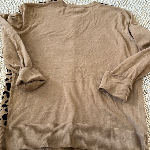 Merona button down sweater~ size Medium - Picture 4 of 4